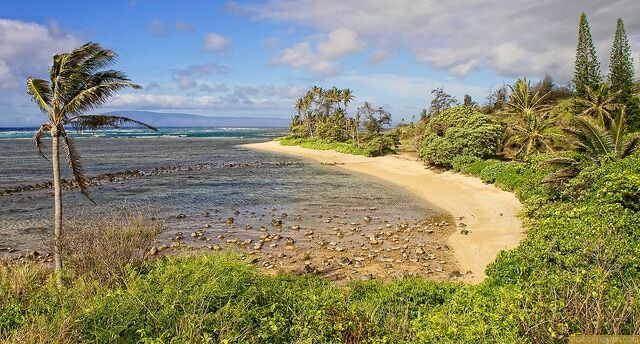Kumimi Beach Park, near mile marker 20, is also known as Murphy Beach.